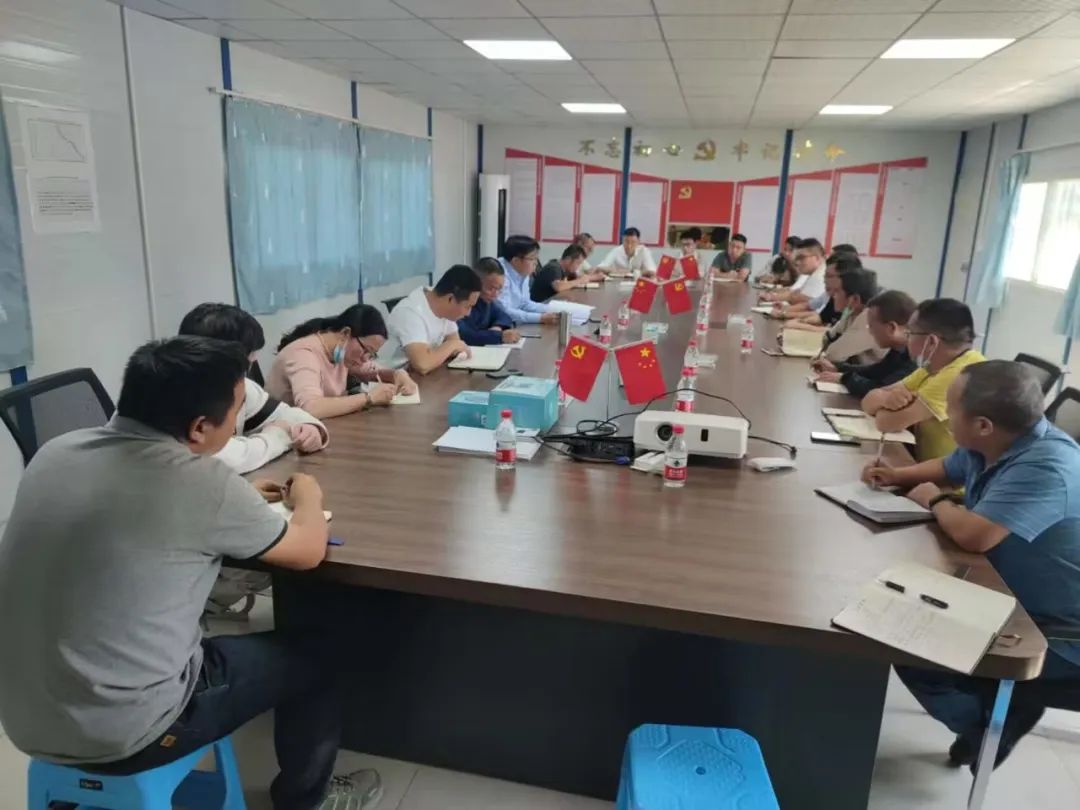 2022-10-19-【一线工作法】李元鸿主持召开巧家在建项目推进工作专题会.jpg