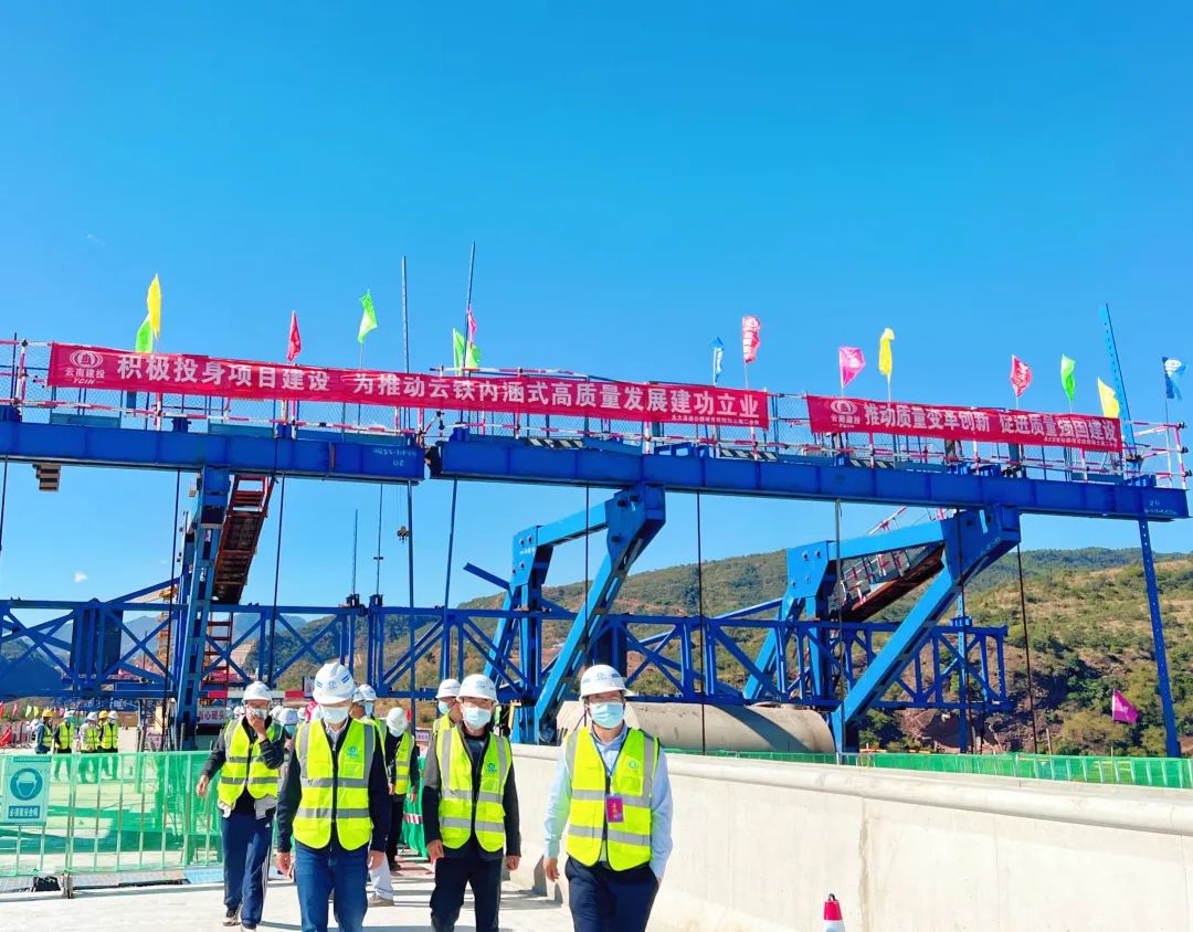 2022-12-12-永大项目开展羊蹄江大桥标准化建设观摩活动1.jpg